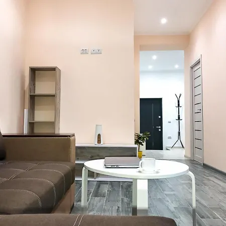 Apartment центр посуточно новая двухуровневая Da Luisa *
