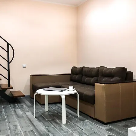 центр посуточно новая двухуровневая Da Luisa * Mukacheve
