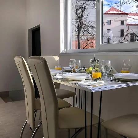 центр посуточно новая двухуровневая Da Luisa Apartman