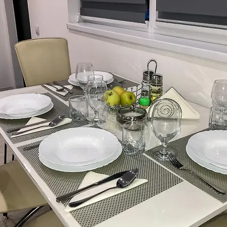 центр посуточно новая двухуровневая Da Luisa * 무카체베