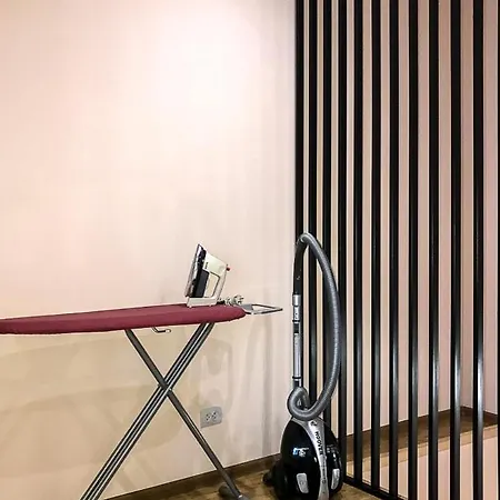 центр посуточно новая двухуровневая Da Luisa Apartment