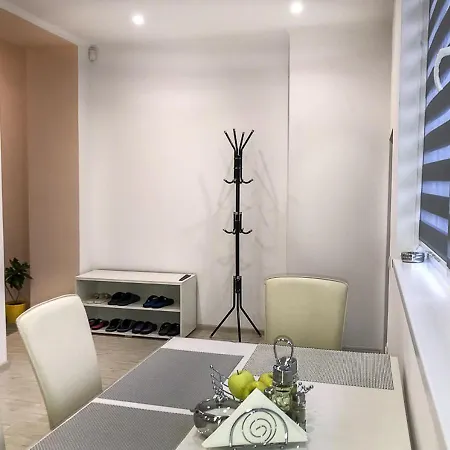 центр посуточно новая двухуровневая Da Luisa * 무카체베