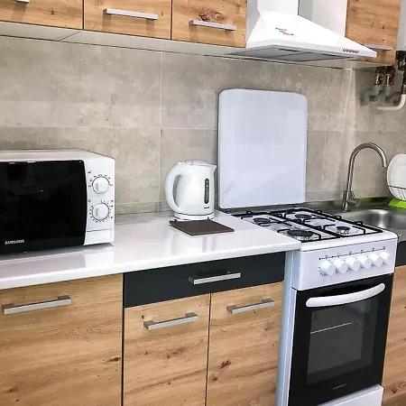 центр посуточно новая двухуровневая Da Luisa Apartman *