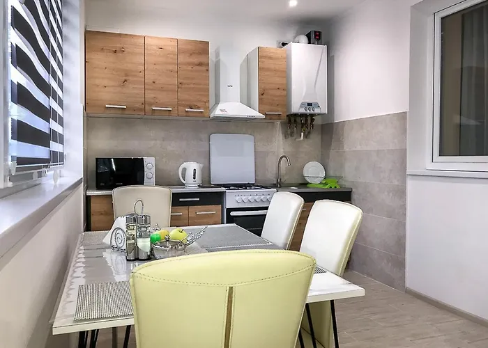 центр посуточно новая двухуровневая Da Luisa Apartmán